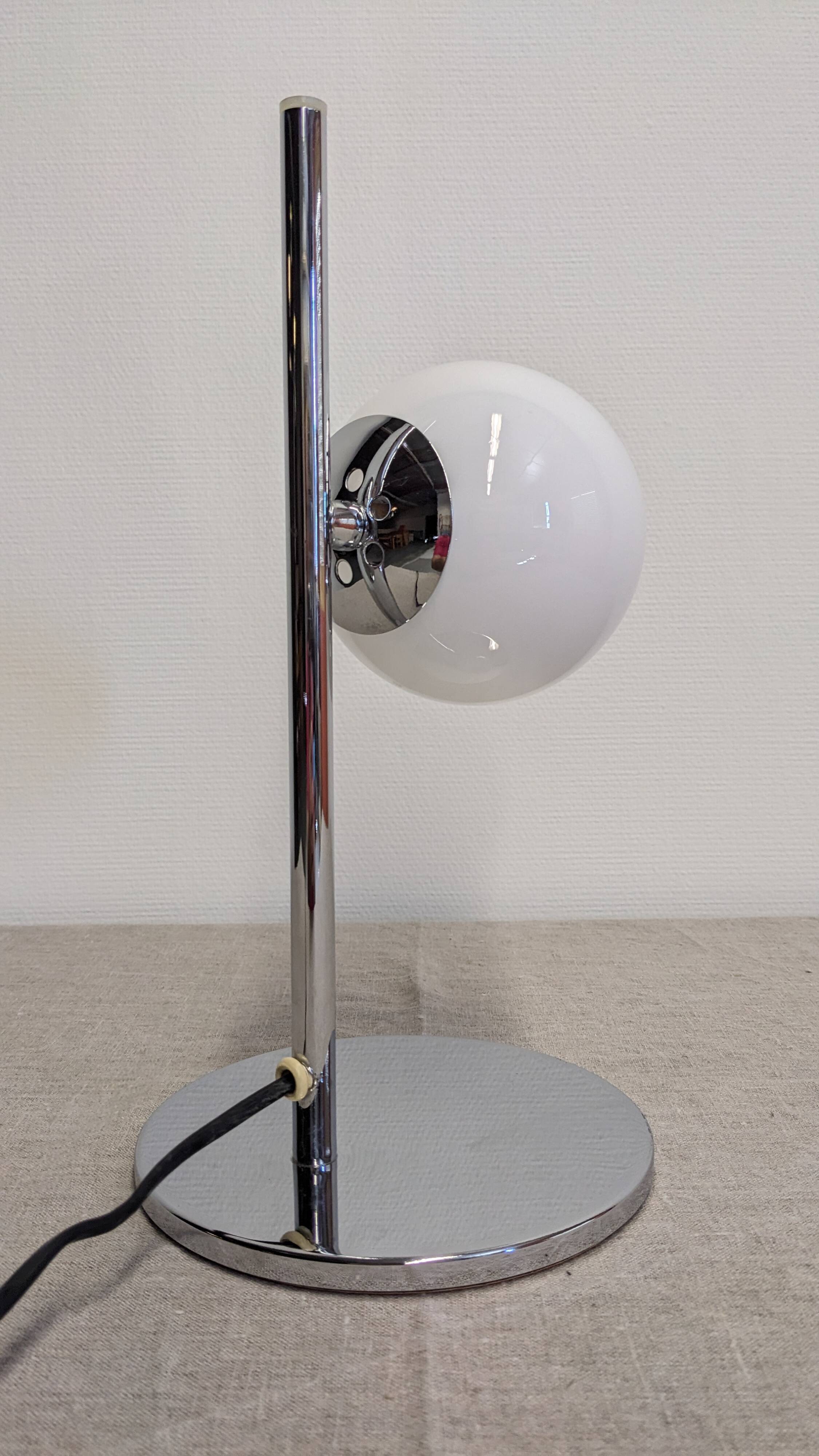 Space age lamp in white opaline from the 60s/70s