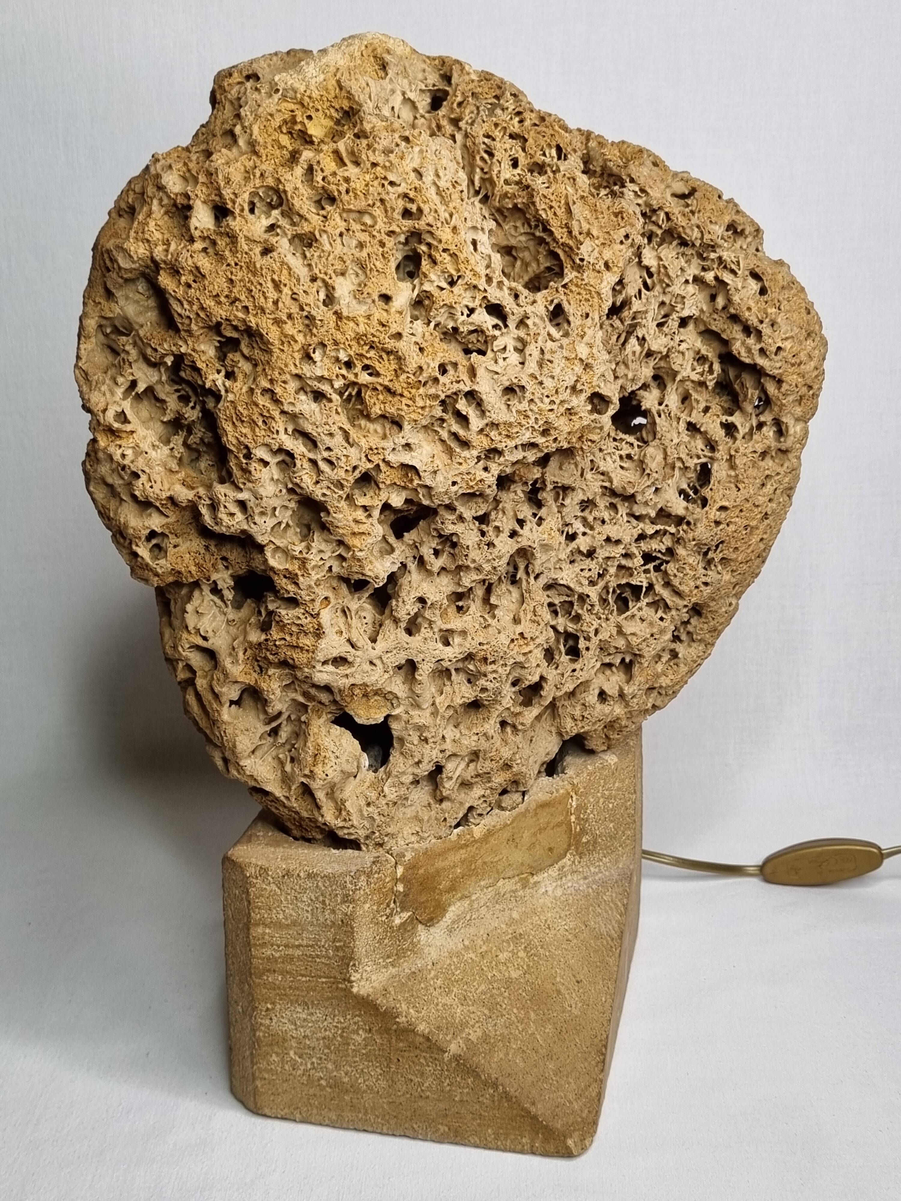 Sculptural lamp in openwork mineral concretion, brutalist style – 42 cm