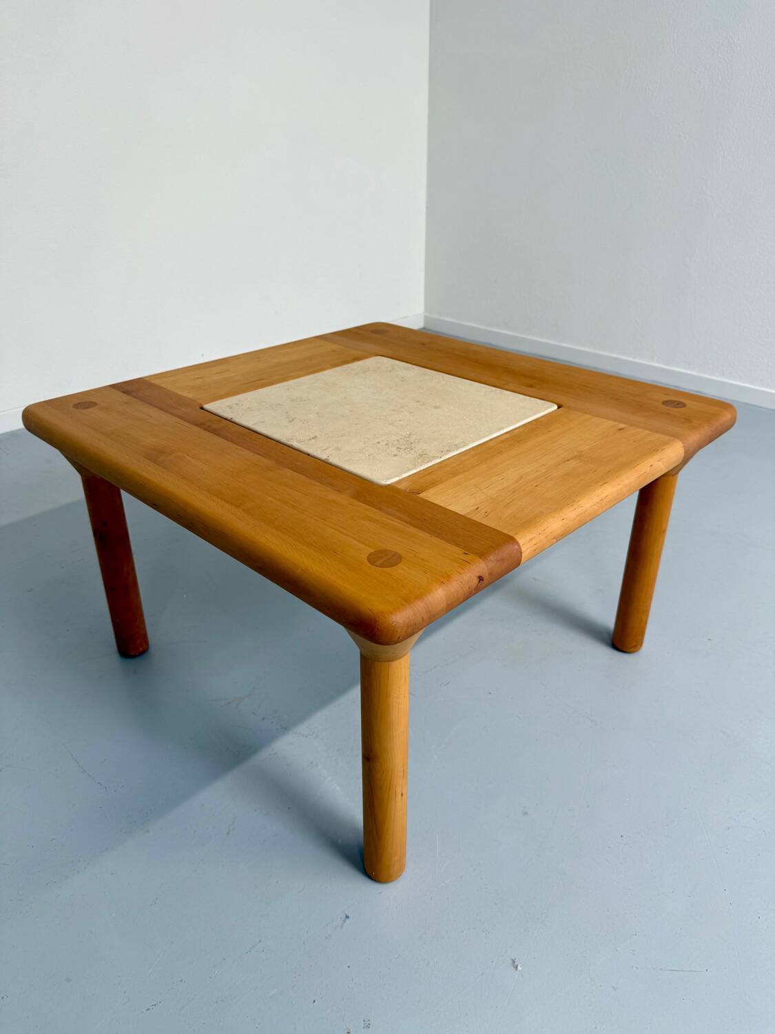 Table basse ancienne bois et travertin design des années 70 vintage