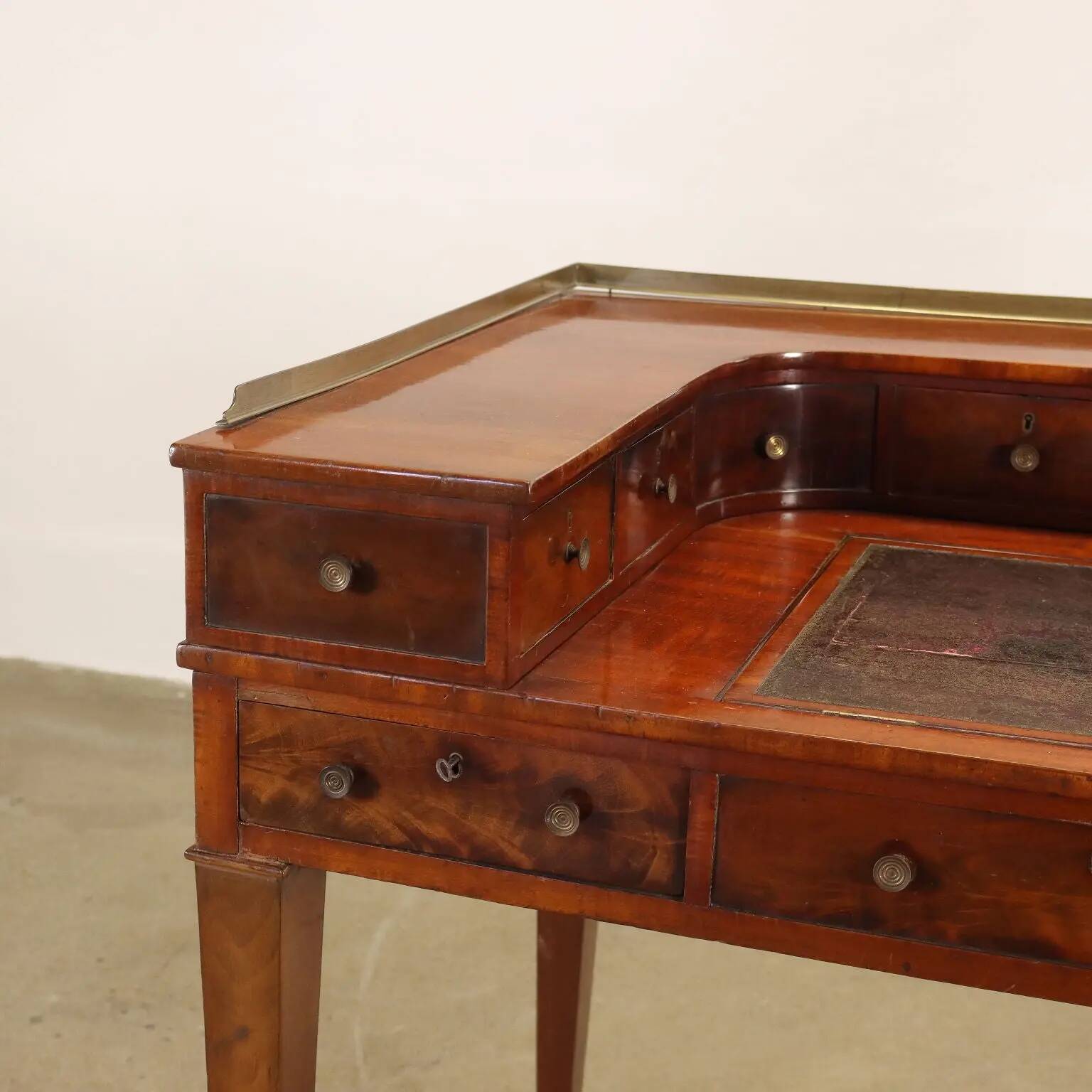 Antique writing desk Carlton House Desk George III '800 mahogany brass
