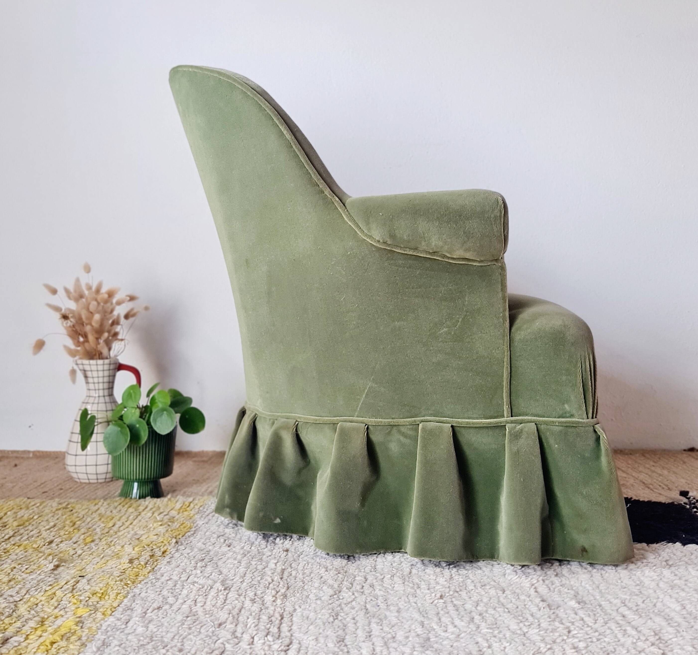 Antique crapaud armchair - green velvet