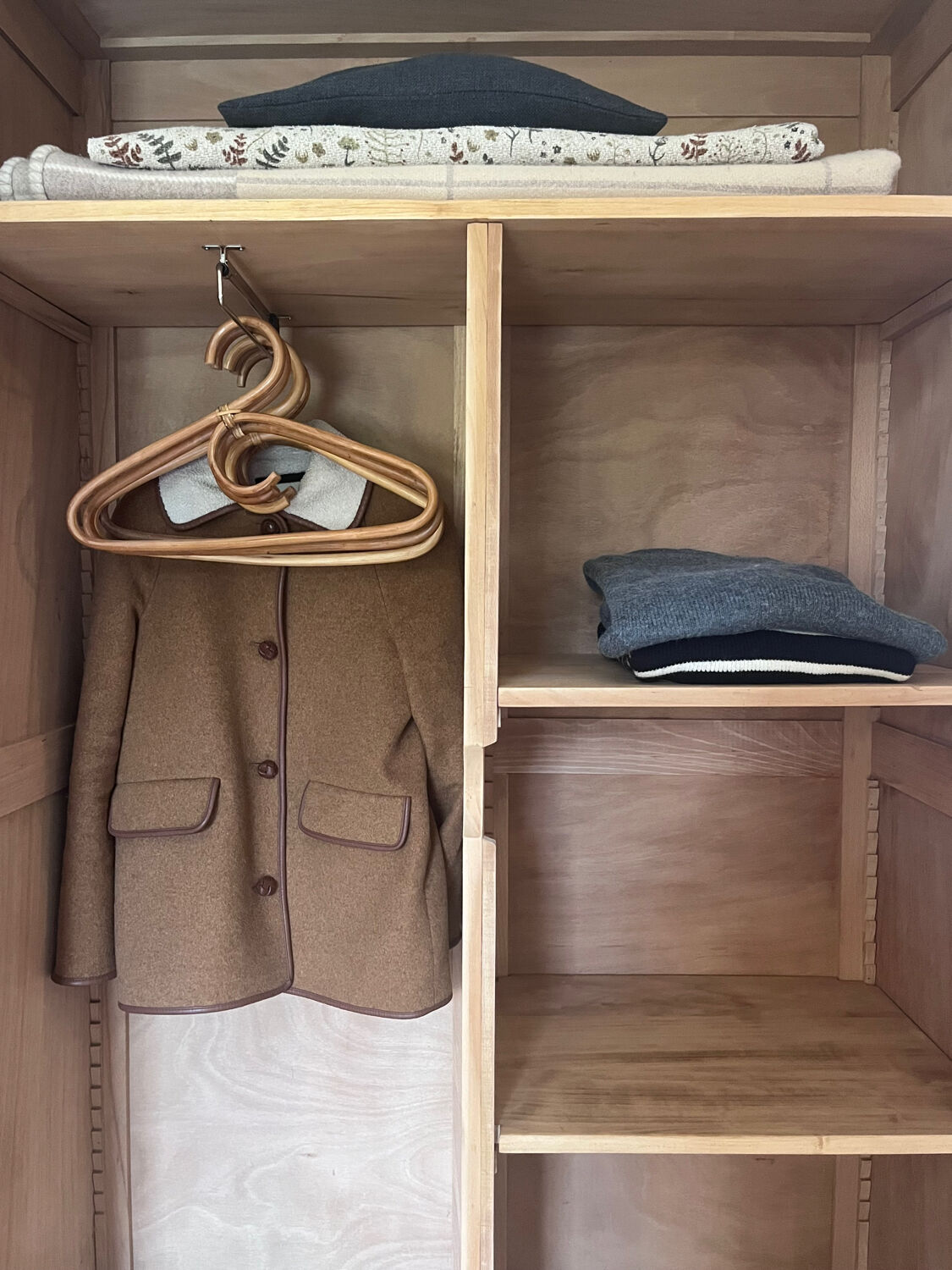 Ancienne armoire d’école – MBC (année 50/60)