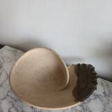 Japanese artisanal vintage cut in beige and gilded bronze ceramic in the shape of a snail shell