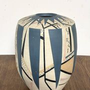 Vase postmoderne