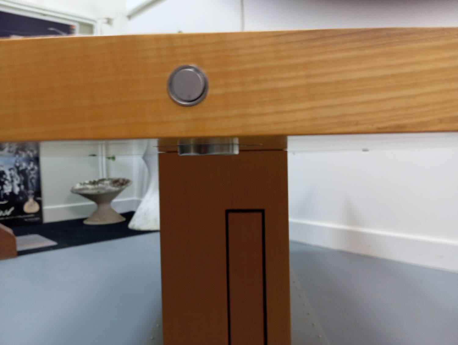 Large Chi Wing Lo designer table for Giorgetti Italy