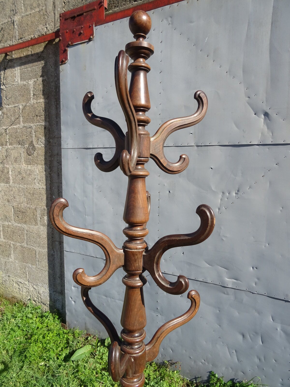 Zinc standing bistro coat door