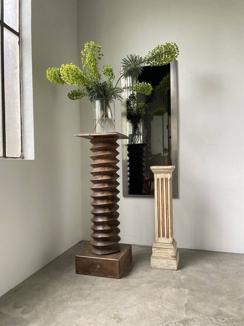 Wooden pedestal column 1900