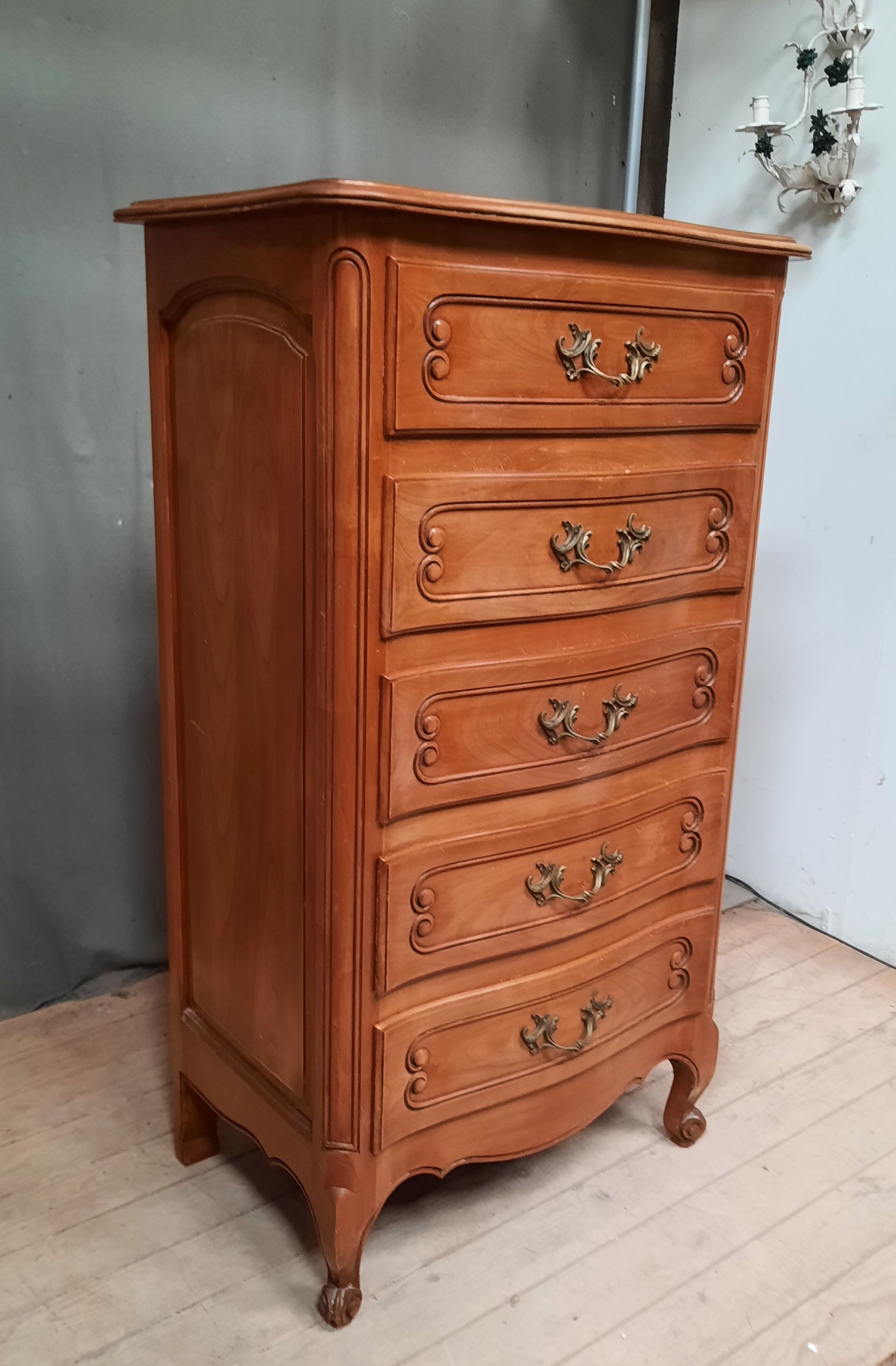 Meuble à 5 tirroirs en merisier