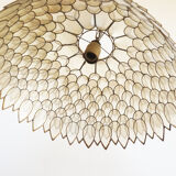 Petal hanging of mother-of-Pearl and brass