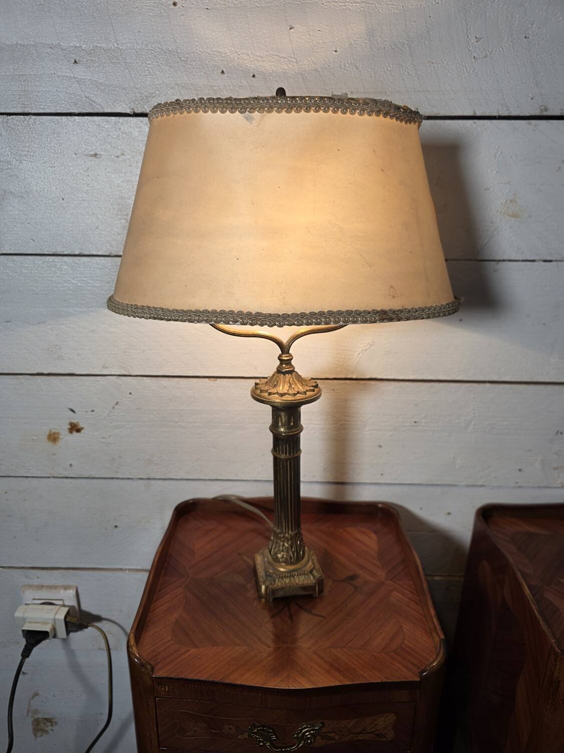 Empire style lamp in gilded bronze from the 19th century.