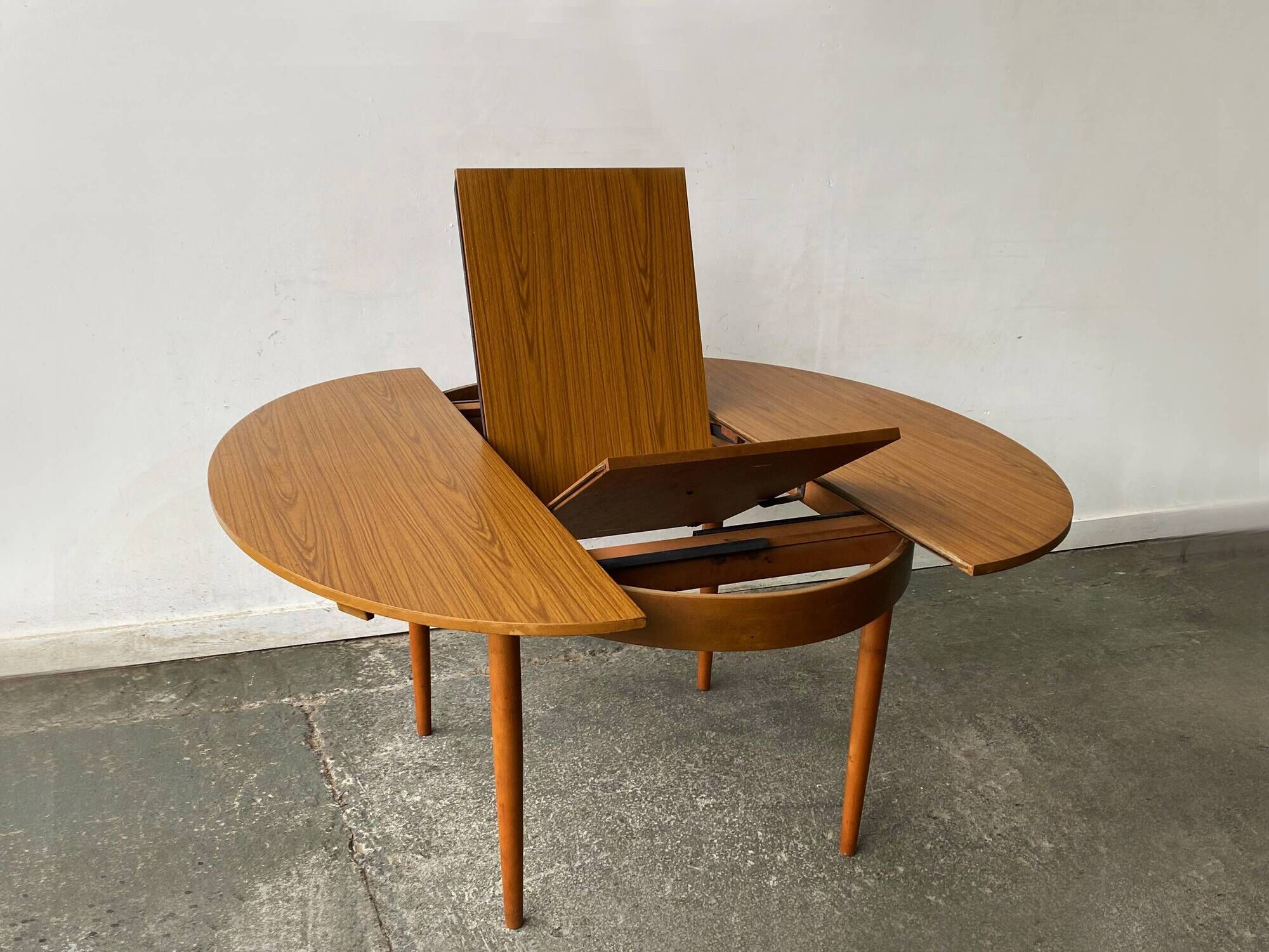 Schreiber Mid Schreiber Extending Dining Table Retro Teak grain Formica