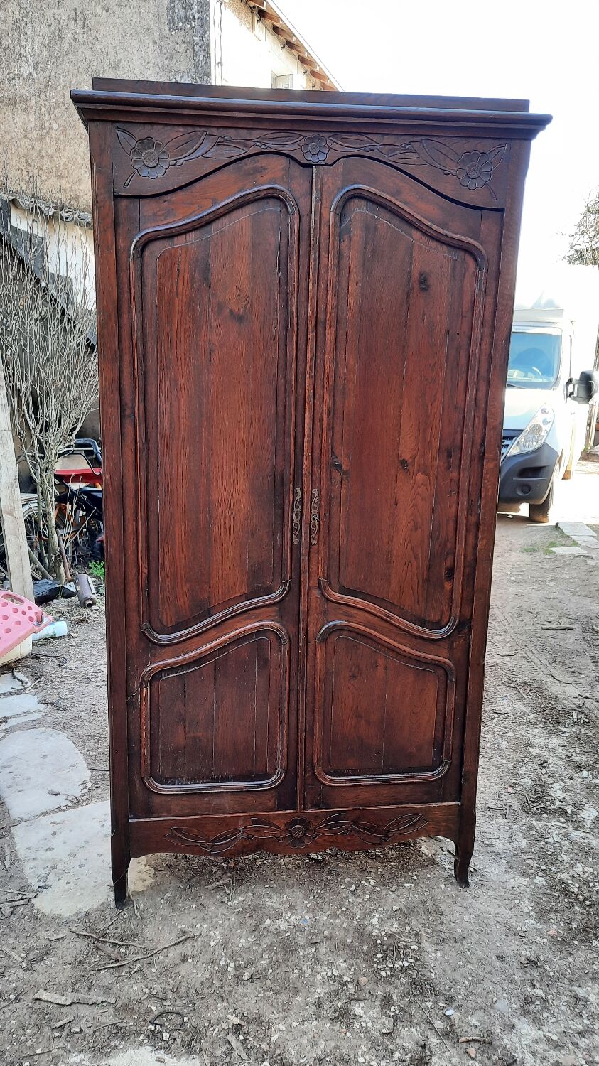 Armoire vintage