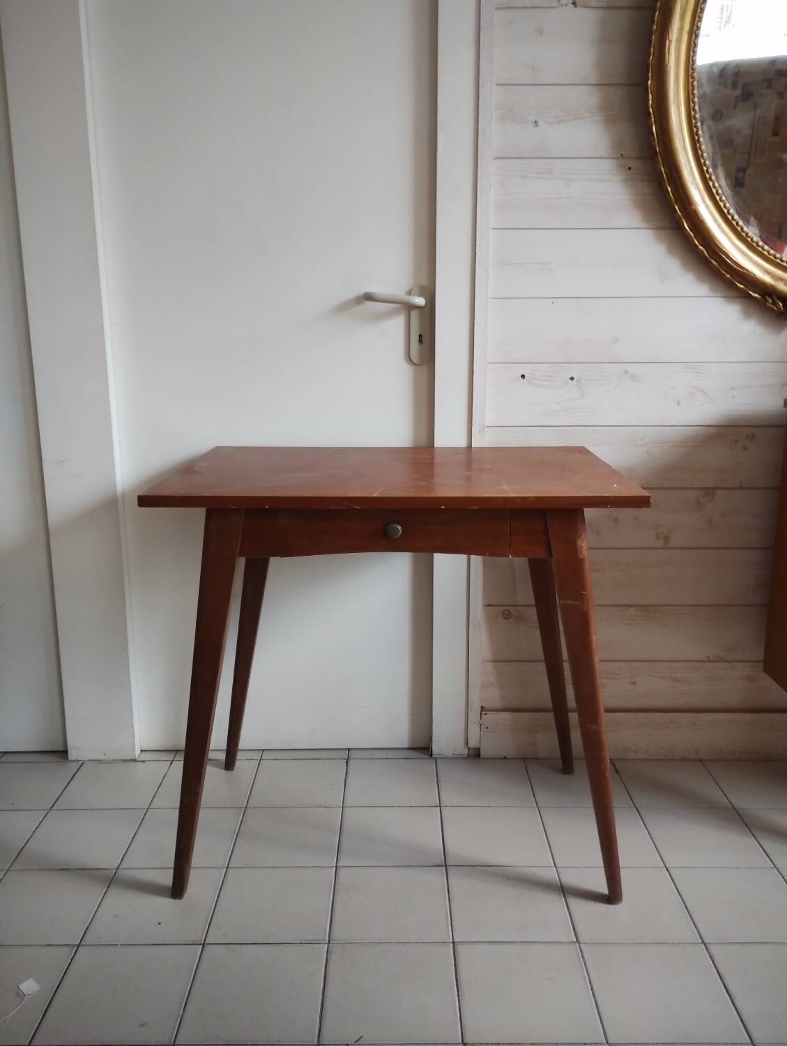 Compass leg desk