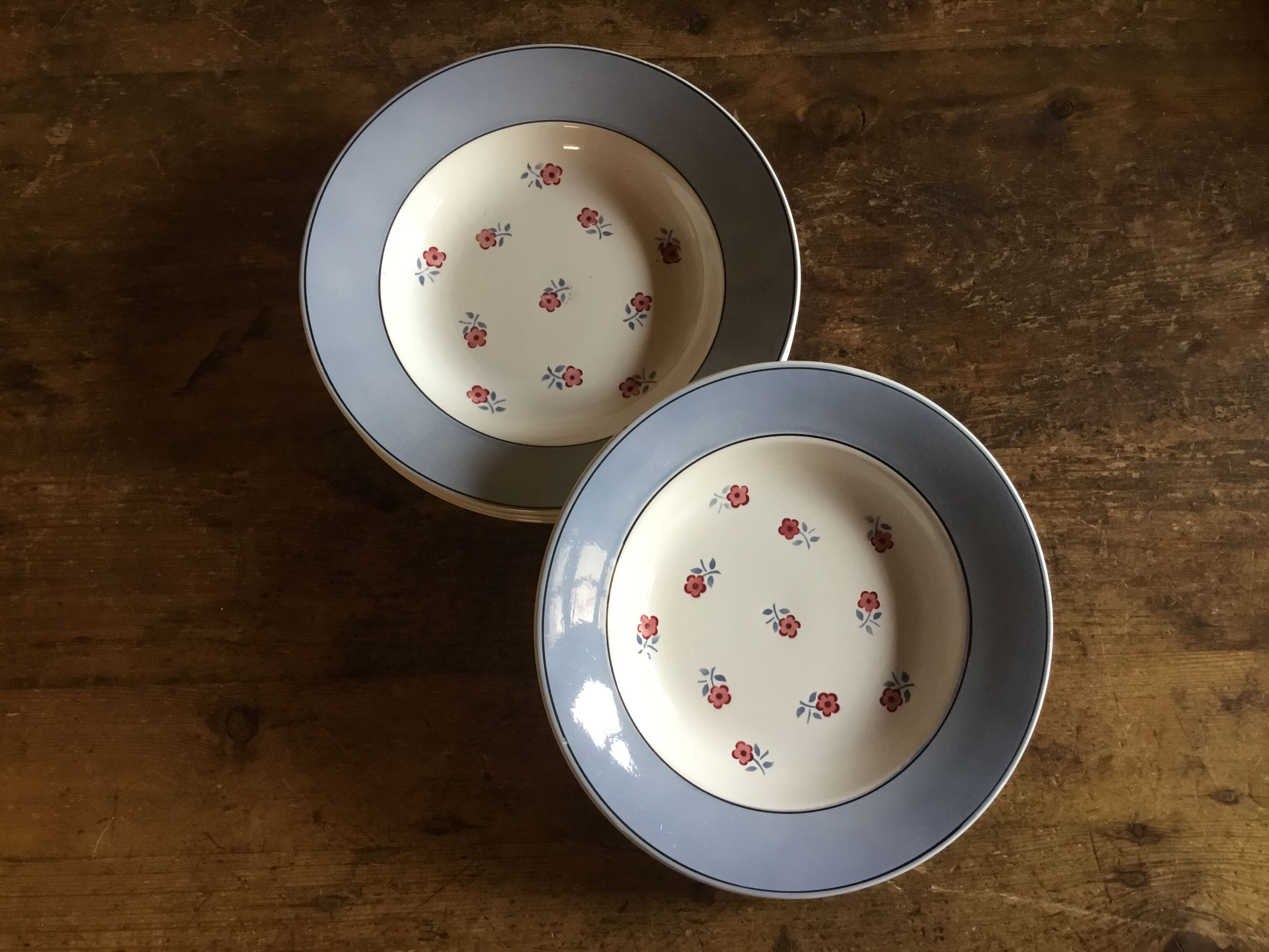 4 vintage "Aix" plates