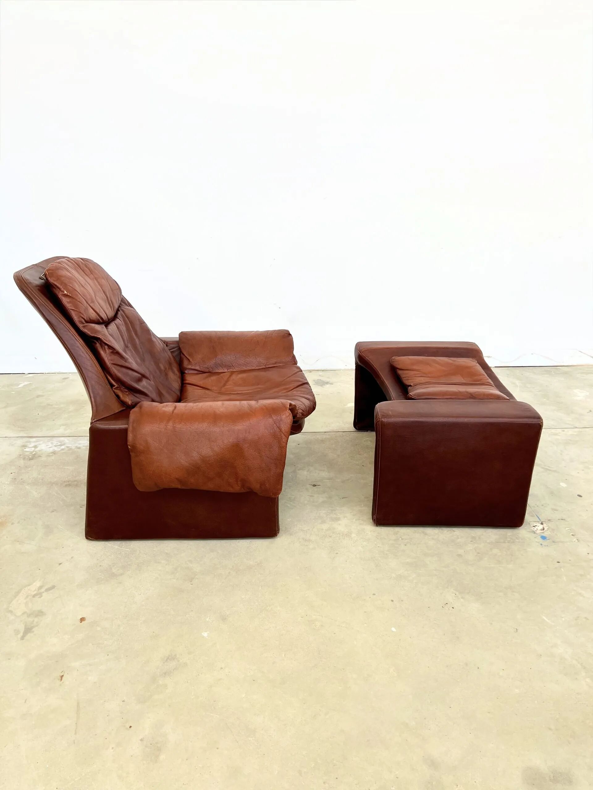 Havana leather armchair and ottoman P60