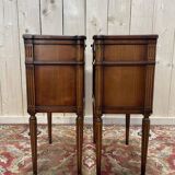 Paire de tables de chevet en merisier style Louis XVI