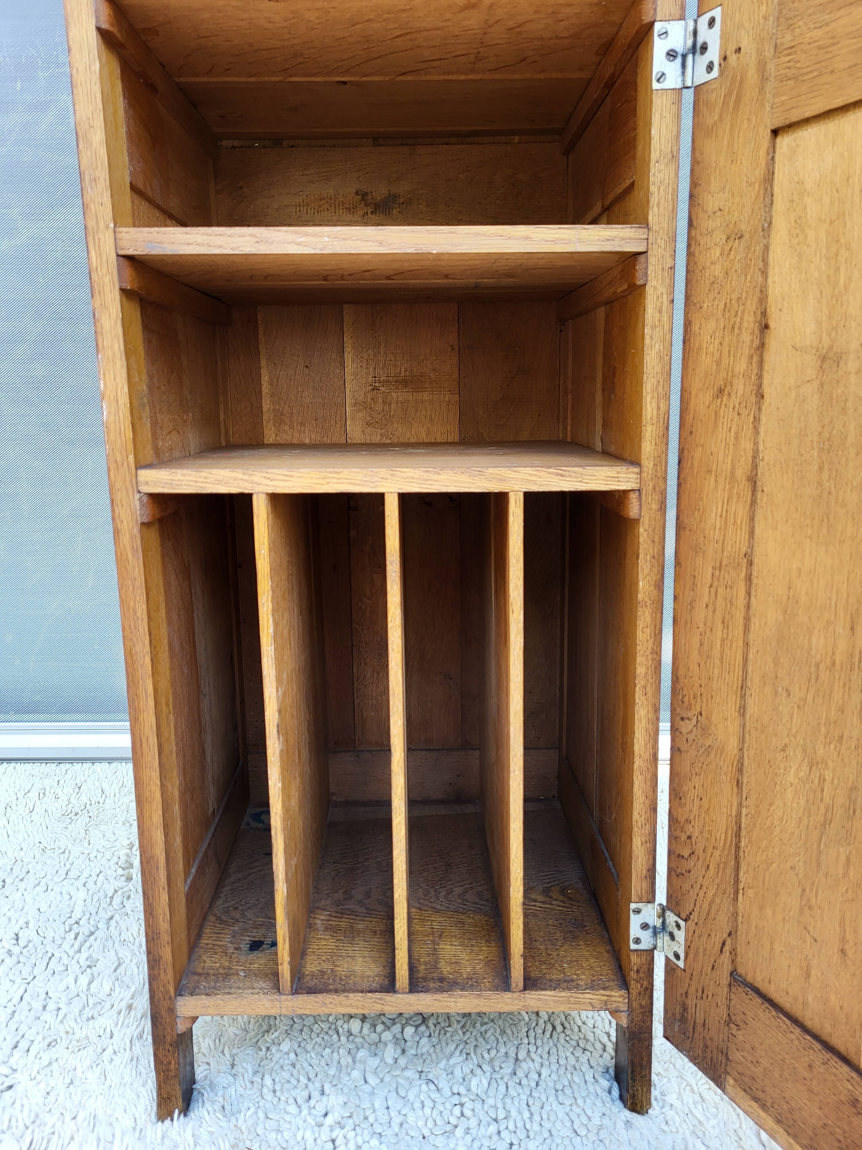 Trade furniture 257 Art Deco bookcase 1925