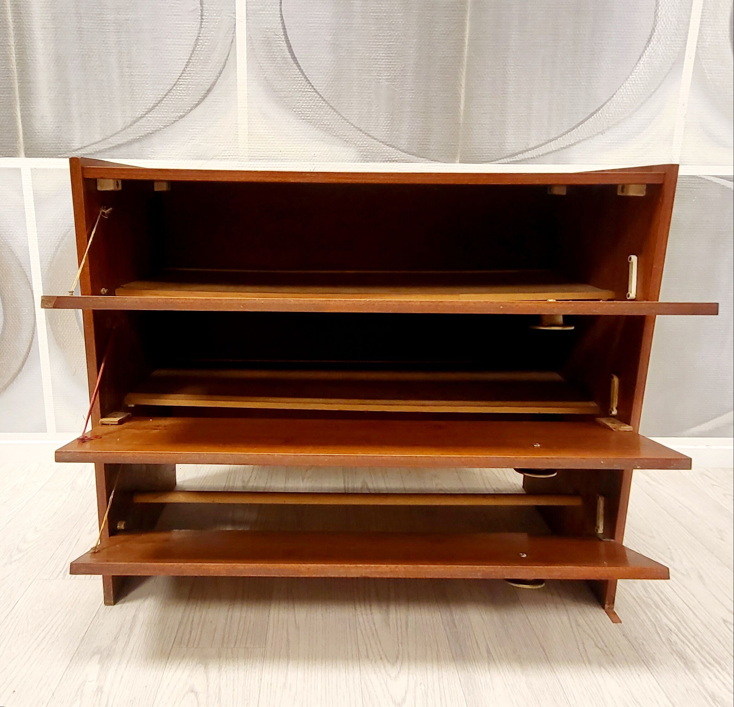 Armoire à chaussures