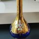 Vase forme Carafe, Tre Fuochi, en verre d Art soufflé/Murano. Avec motifs floraux émaillés en relief. Haut 30 cm