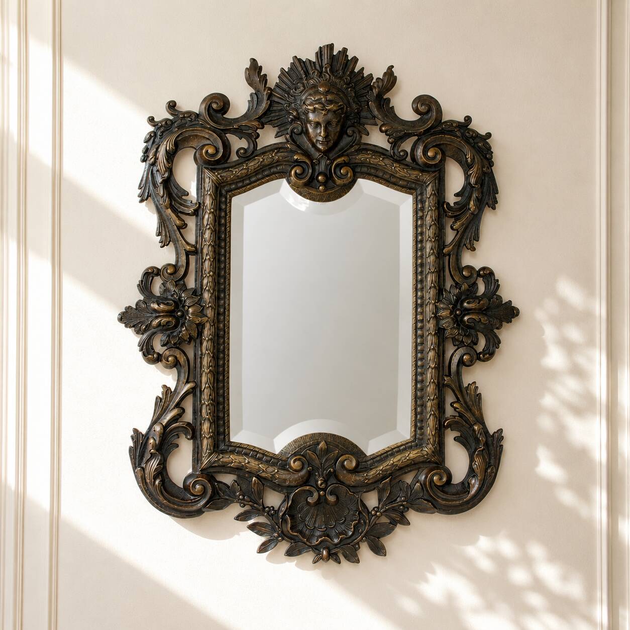 Miroir biseauté en bronze, Second Empire XIXe siècle, style Louis XV