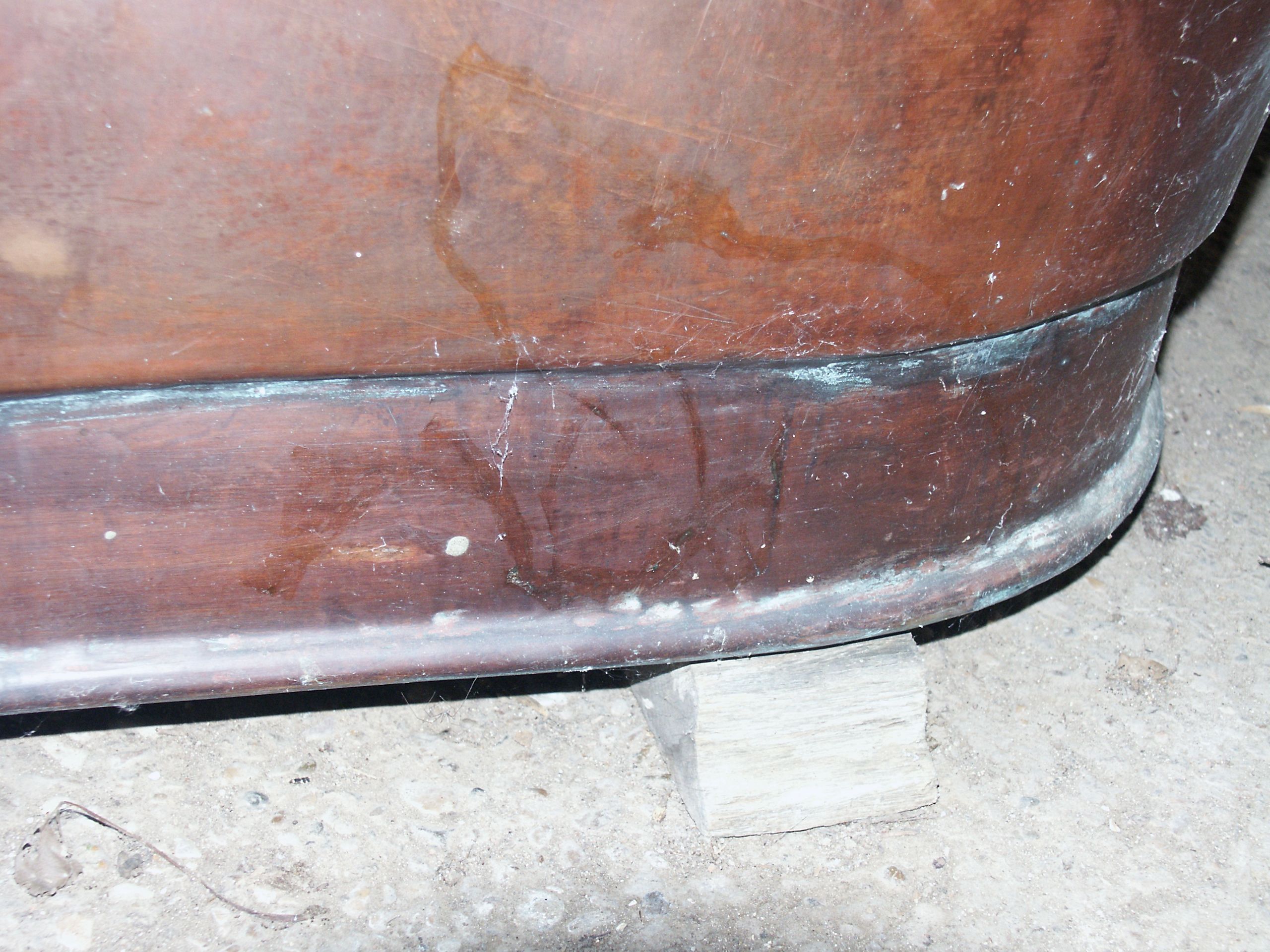 Copper bathtub from the 18th/19th century.