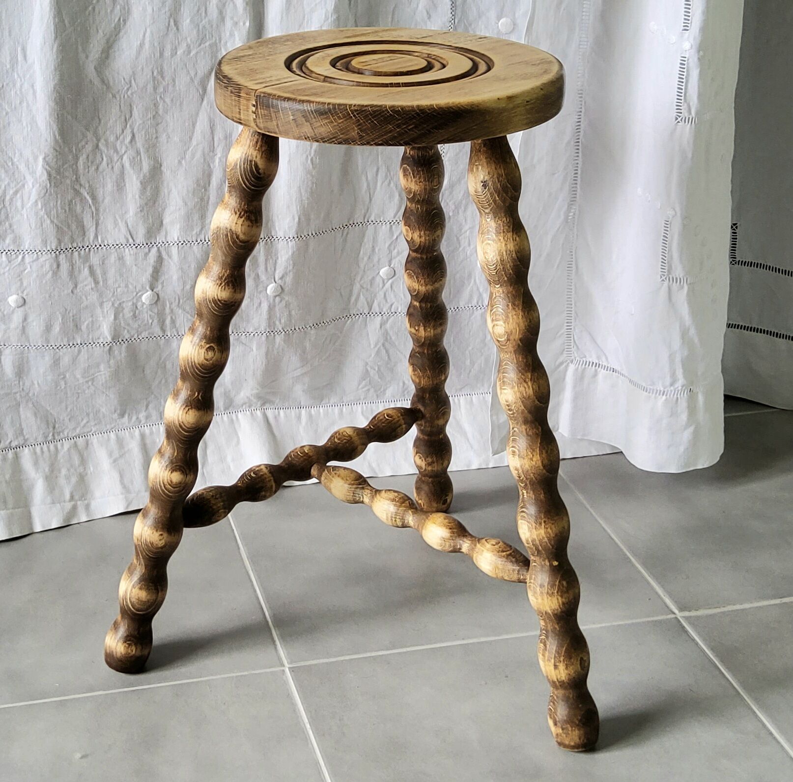 Tripod stool