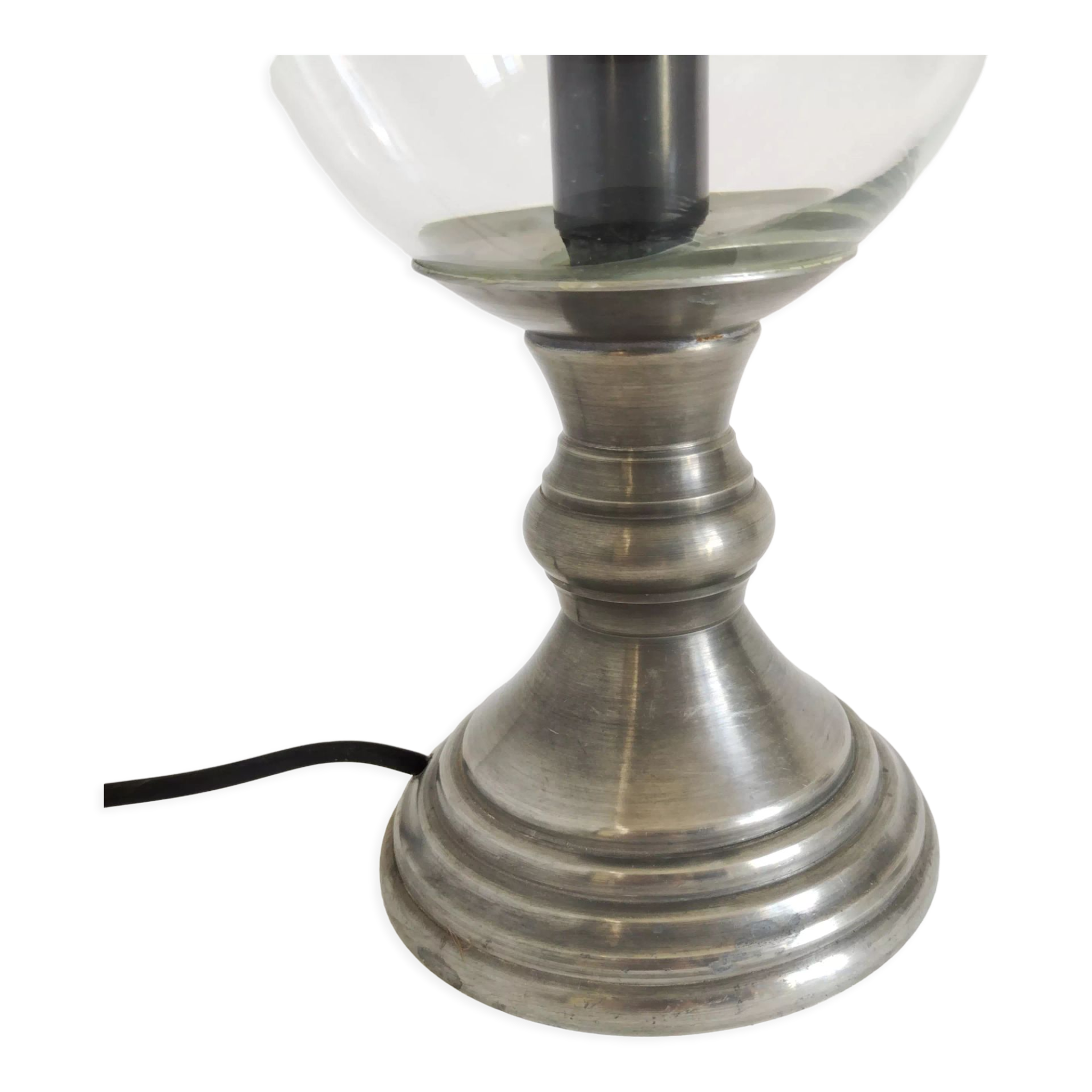 Vintage lamp consisting of a glass tulip-shaped fireplace and a pewter foot