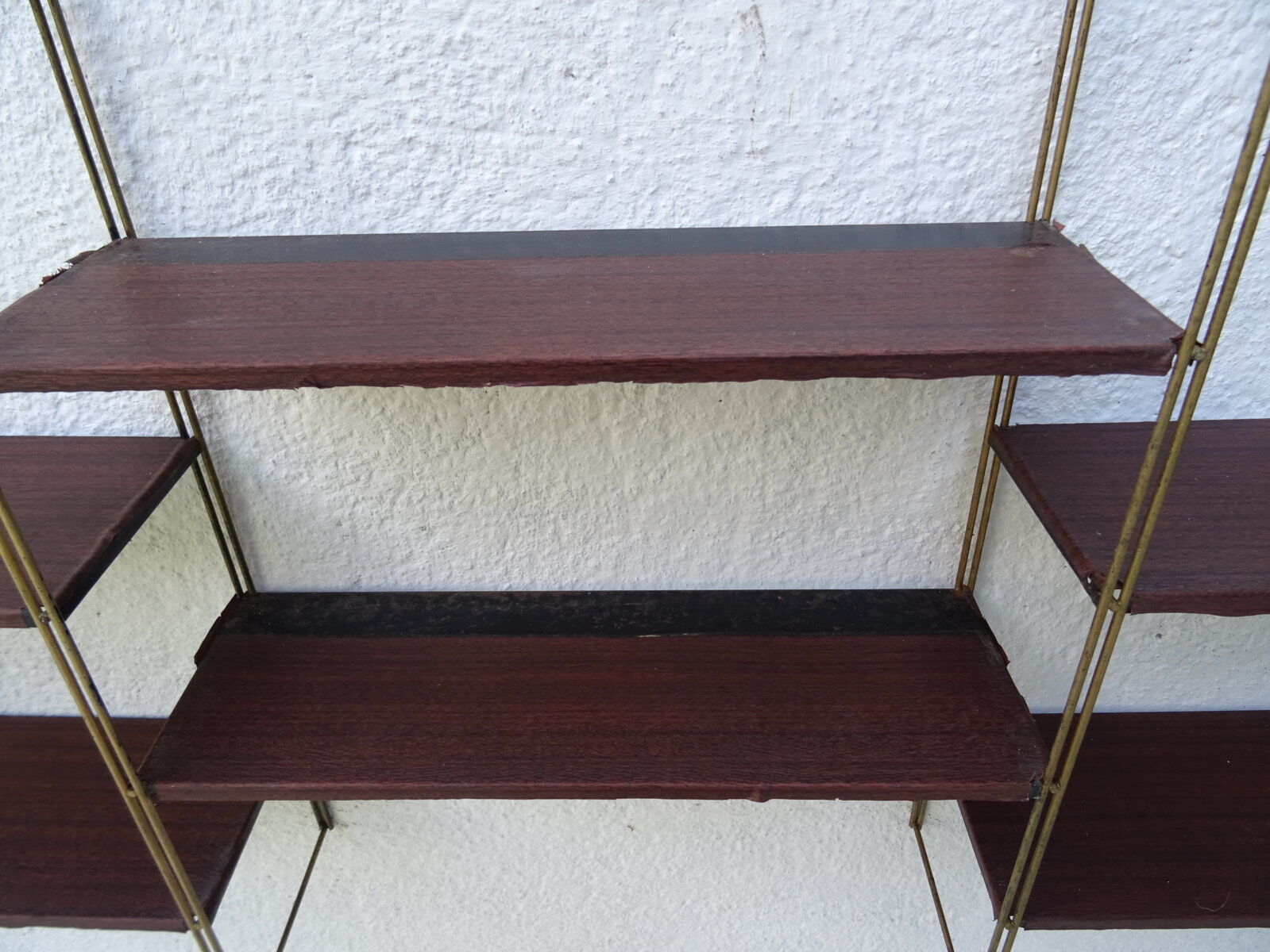 String wall shelf