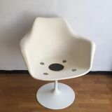 Tulip armchair by Eero Saarinen for Knoll