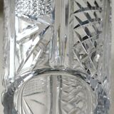Vintage vase with flared neck in cut crystal - Decorated with geometric patterns / diamond braces