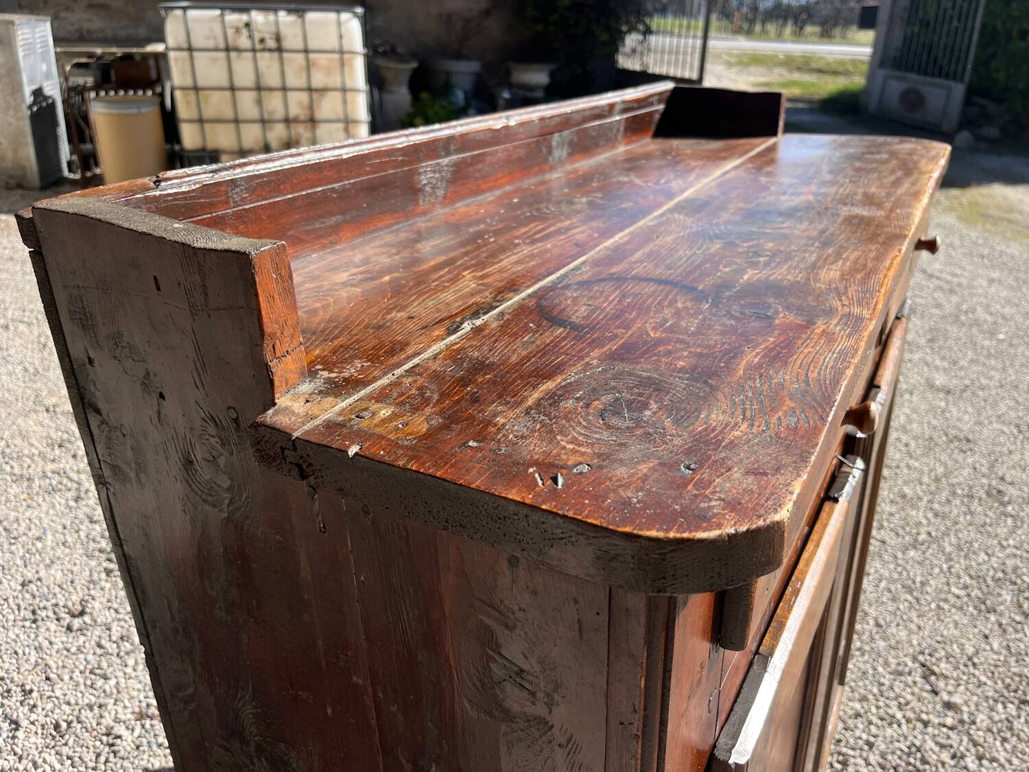 Antique pine sideboard from the 1920s/1930s.