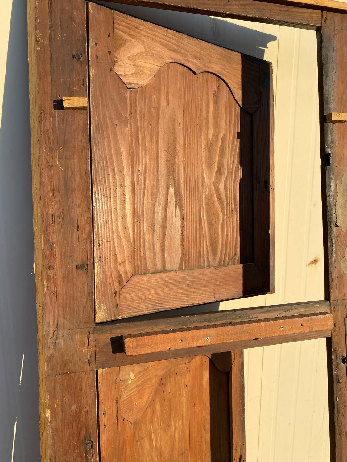 Lorraine cupboard front