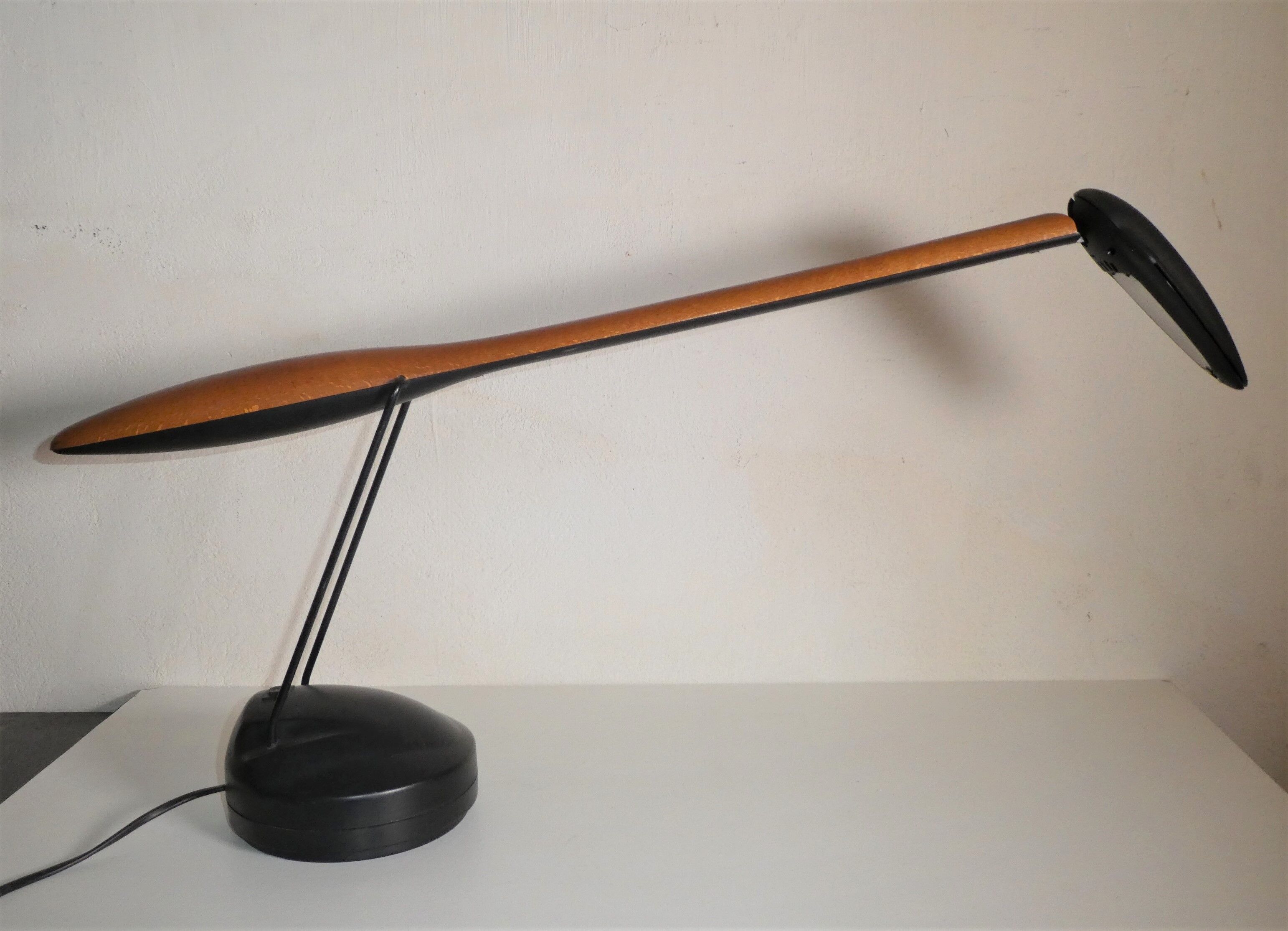 Desk lamp