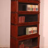 Globe Wernicke Bookcase in Oak, 5 Sections with a Projection