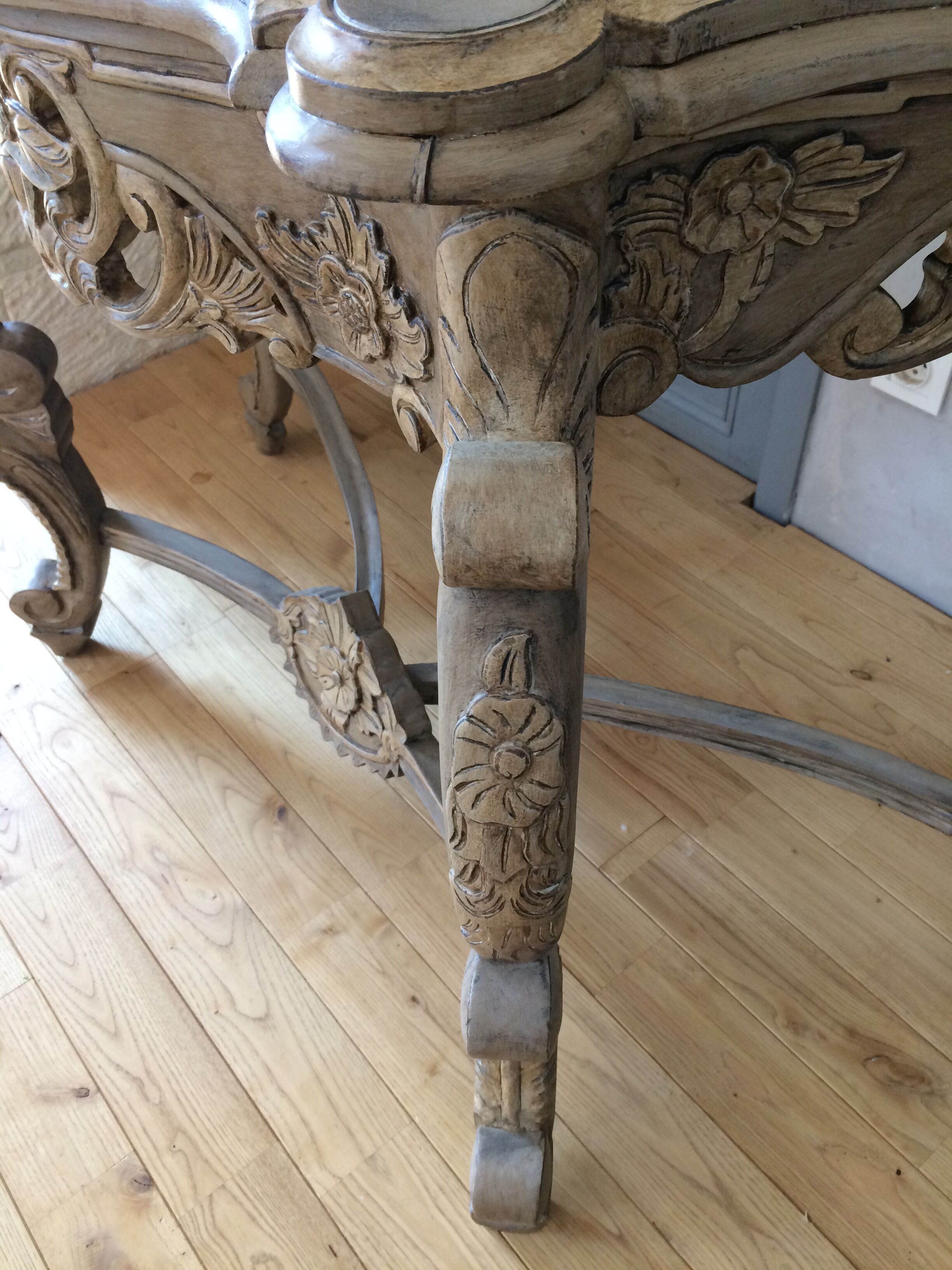 Louis XV-style console