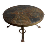 Table basse brutaliste en ardoise et fer (années 1970)