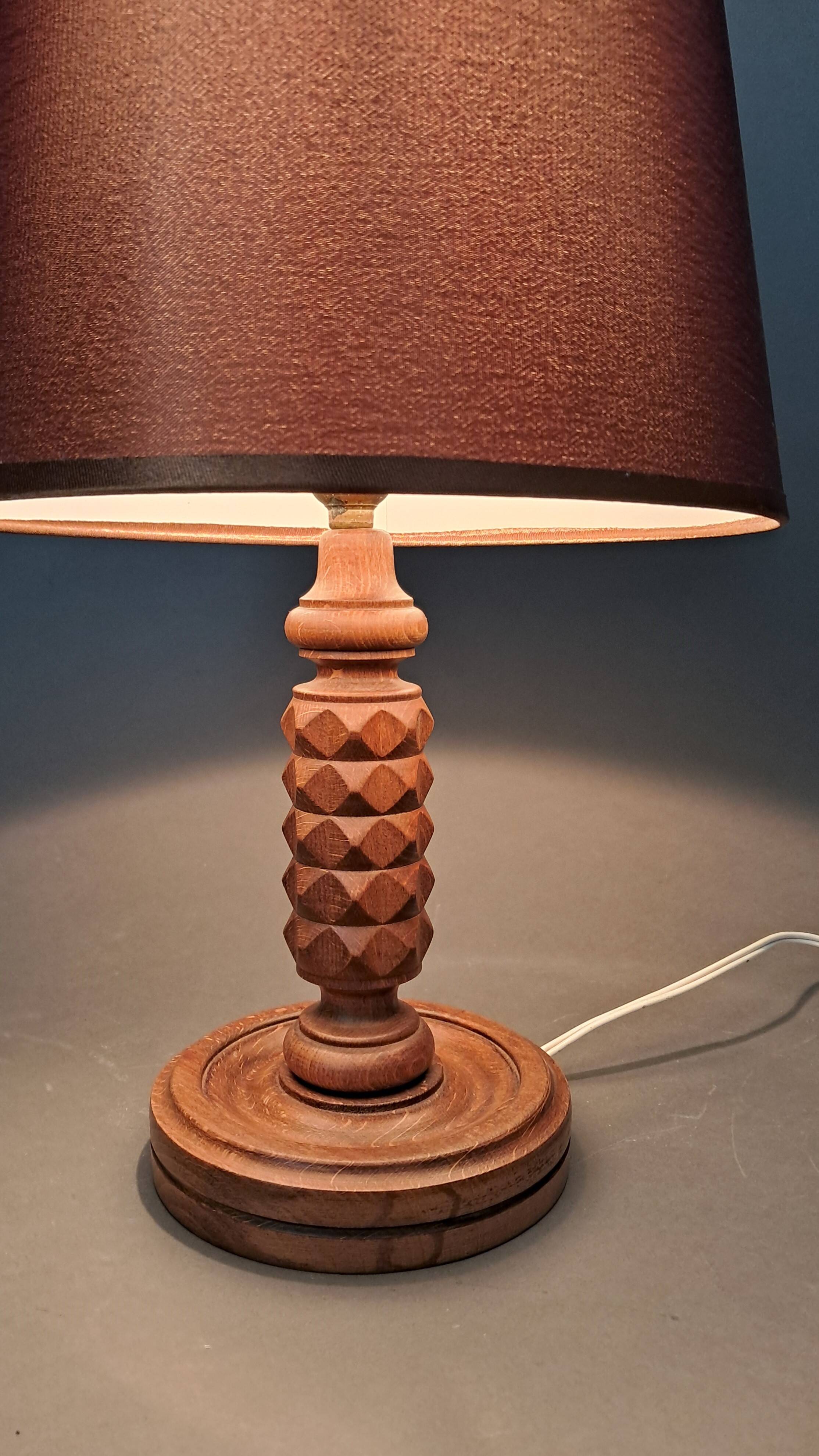 Brutalist lamp in beech 1930/1940.