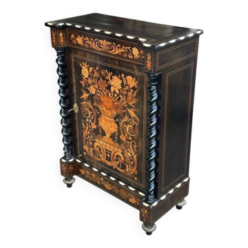 Buffet - meuble à hauteur d’appui ou d’entre deux en marqueterie et pl