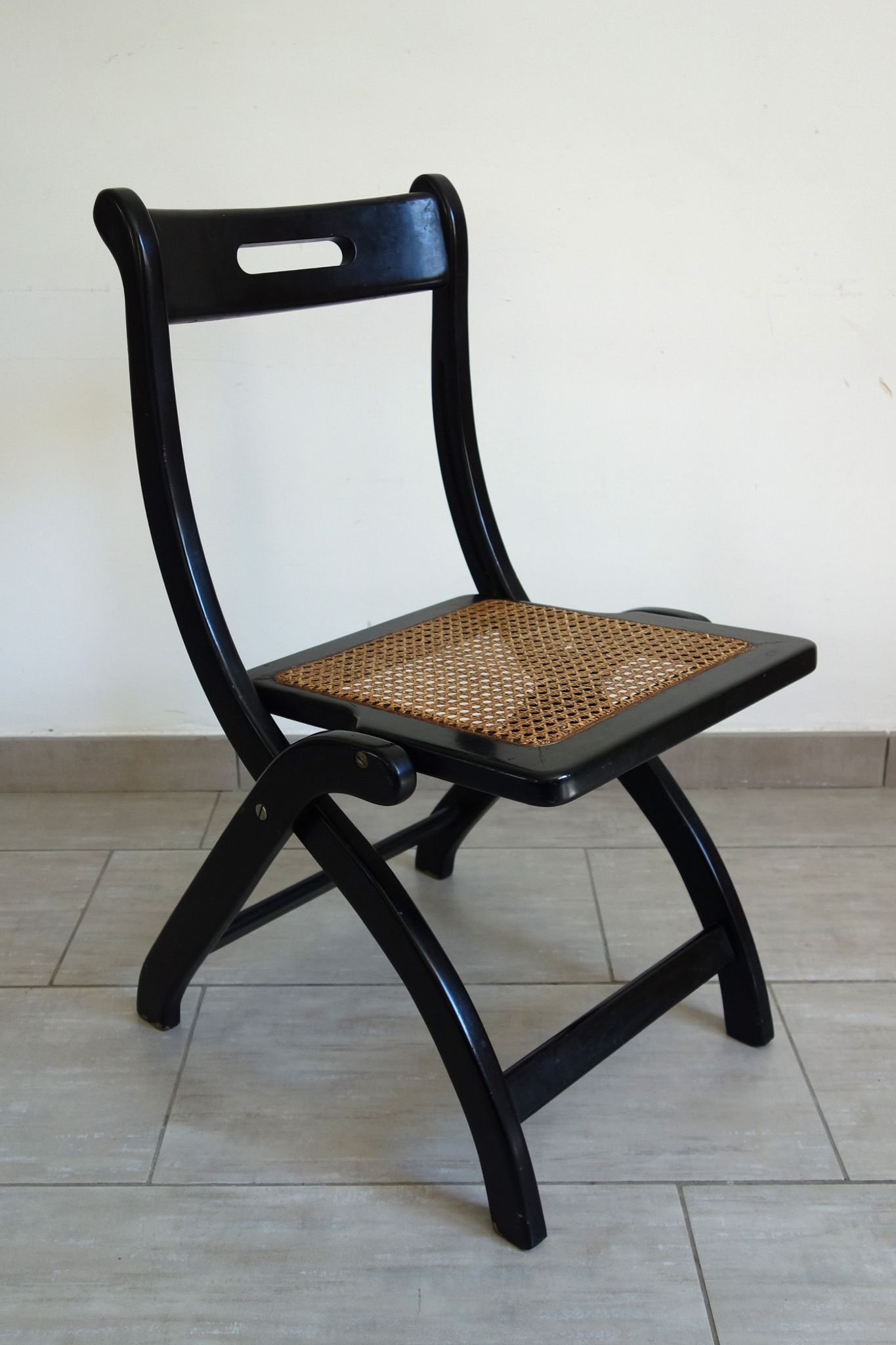 Chaise pliante cannée vintage