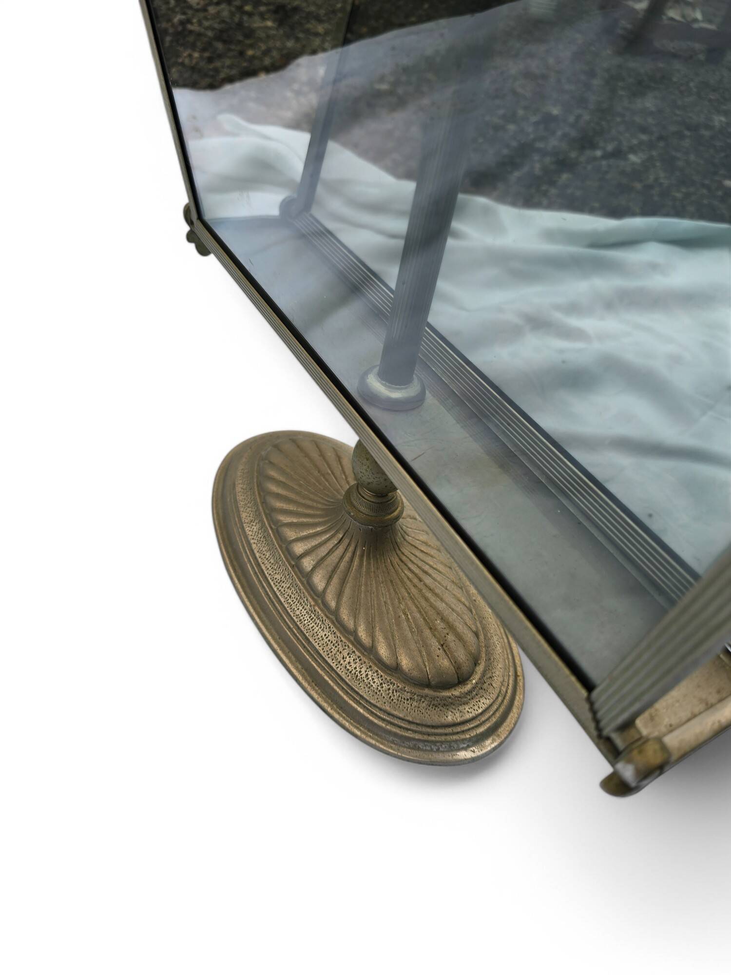 Porte-revues ancien en métal et verre