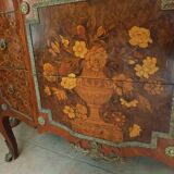 Commode marquetée