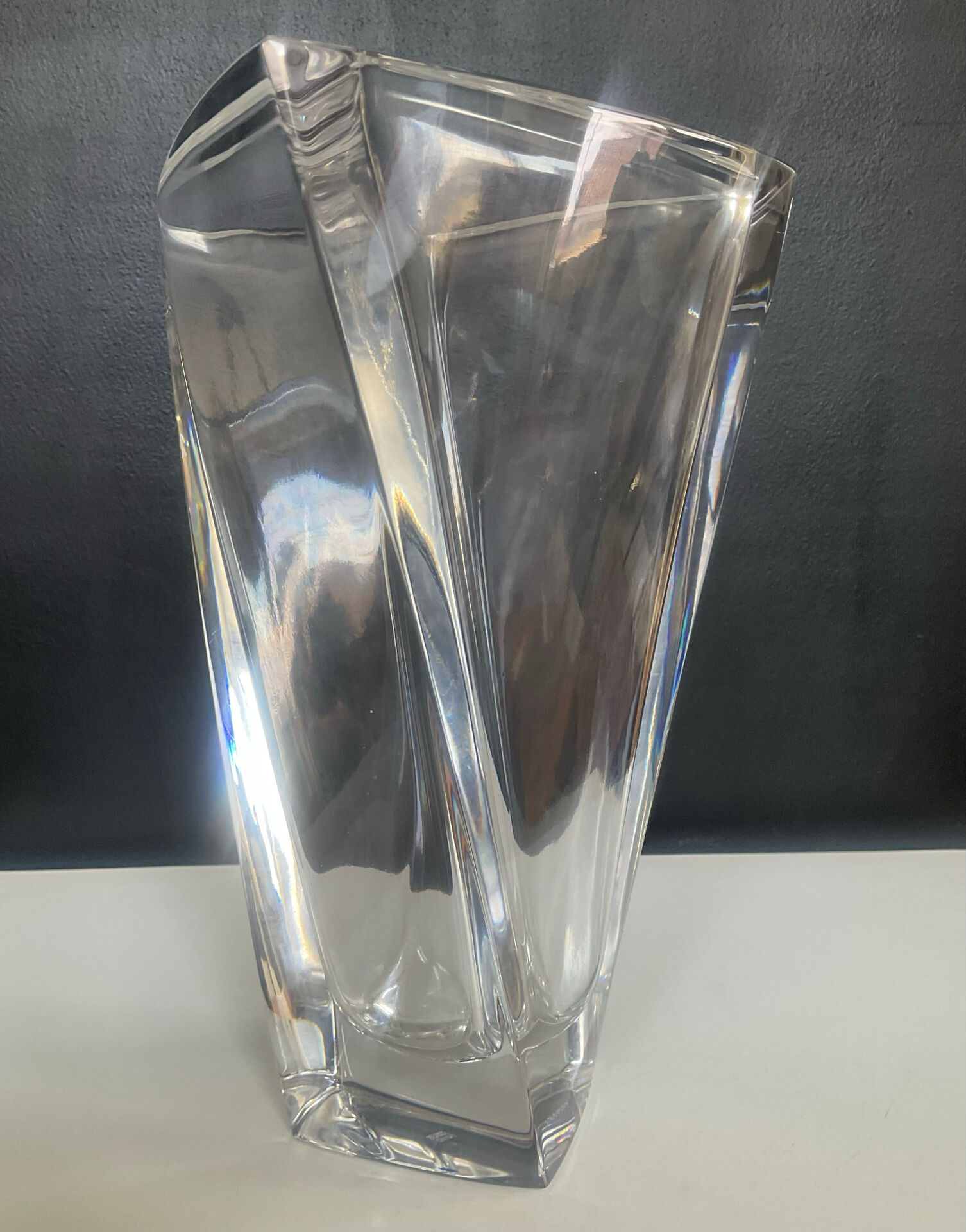 Asymmetrical crystal vase from Sèvres, 1970s.