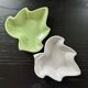 Paire de plats feuilles