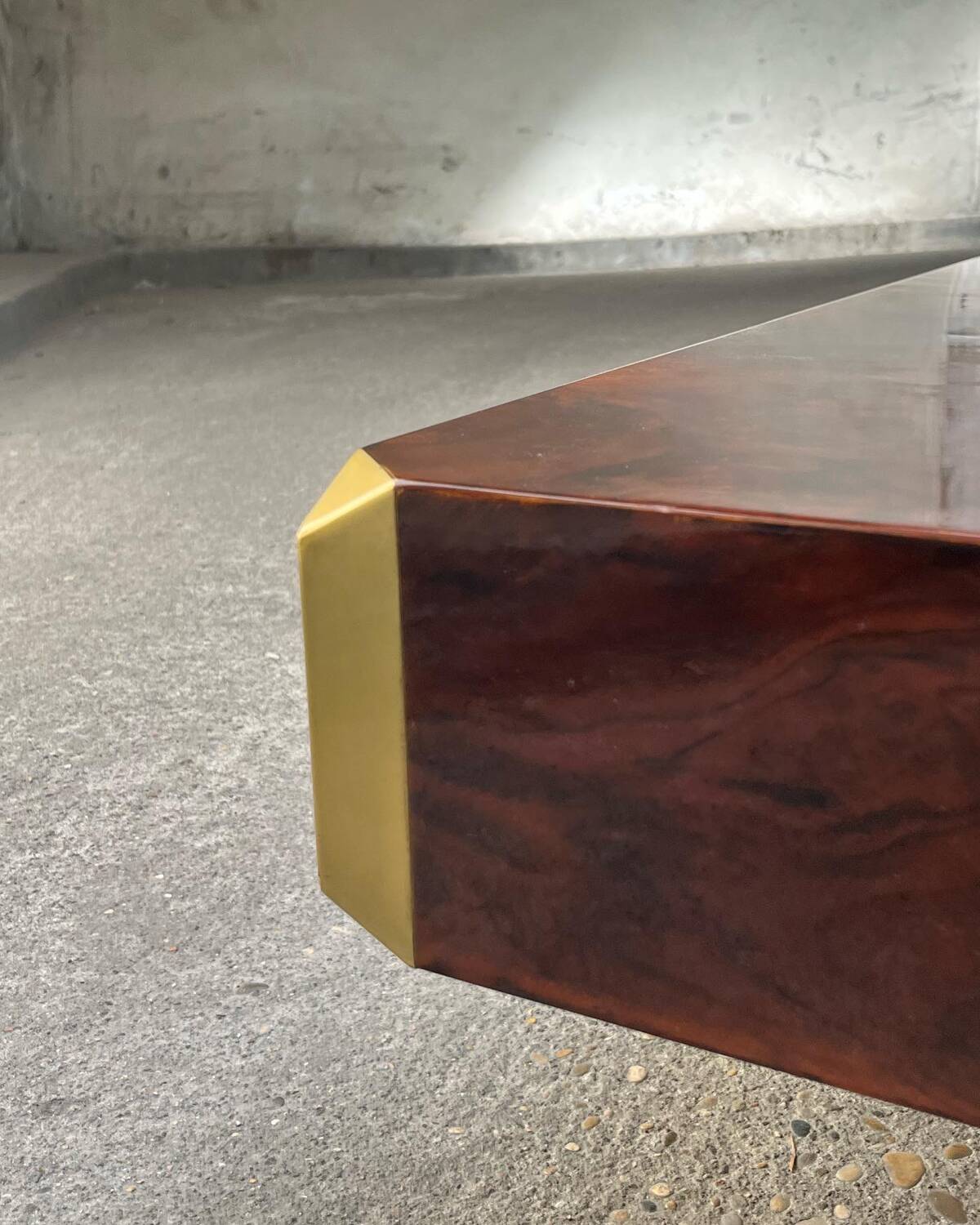 Willy RIZZO table in Mario Sabot burl veneer 1970