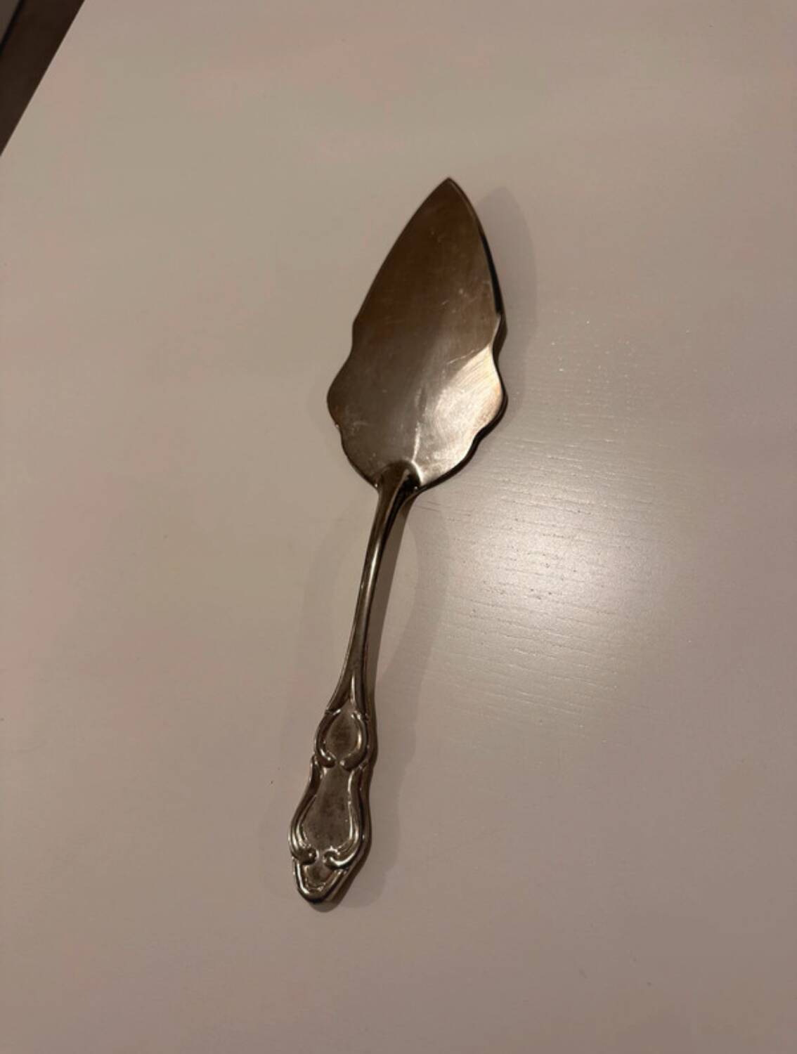 Metal pie server - Perfect condition