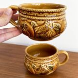 Pair of Japanese Majolica Soup Bowls Featuring Tomatoes and Onions