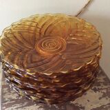 Series of 10 amber plates