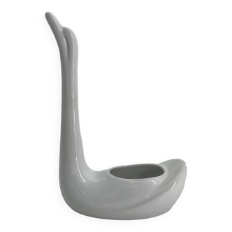 Ceramic pot cover in the shape of a swan