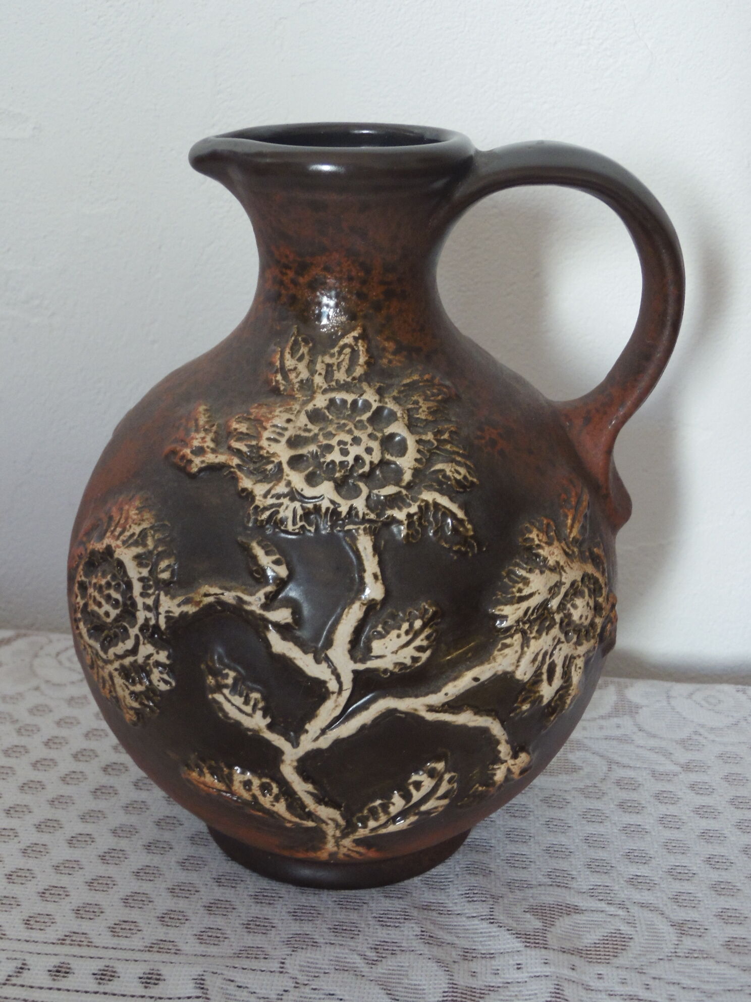 Dumler and Breiden pitcher-shaped vase