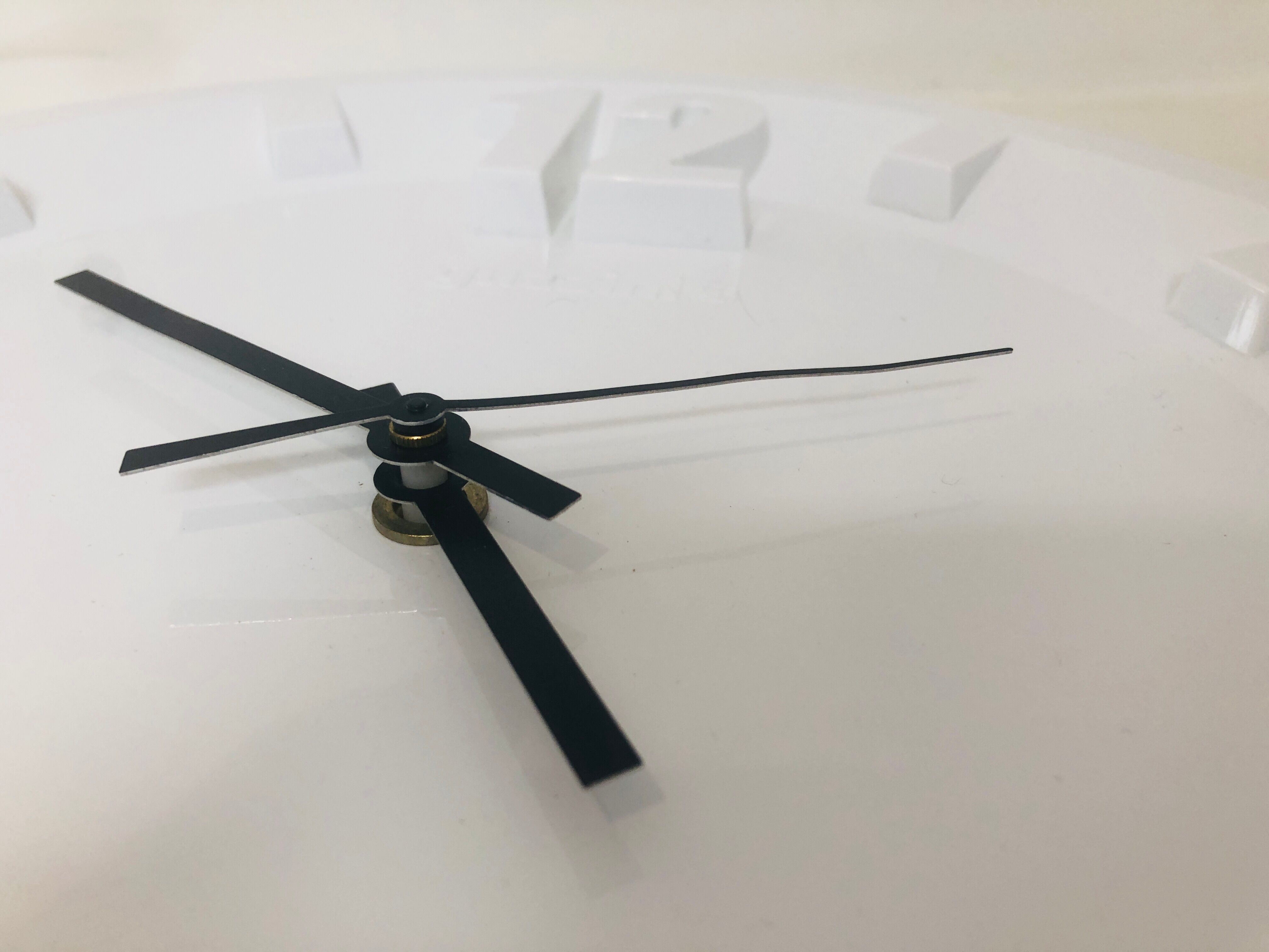 Clock 3-6-9-12 by Guzzini